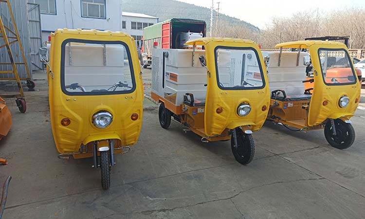 環(huán)衛(wèi)公司定制純電動(dòng)三輪高壓清洗車(chē)發(fā)貨