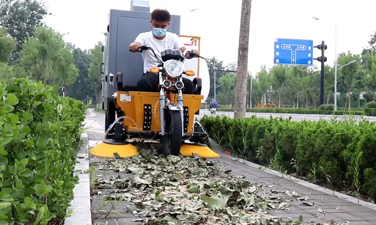 純電動樹葉收集車_多功能樹葉收集車_吸樹葉的機(jī)器_掃樹葉神器