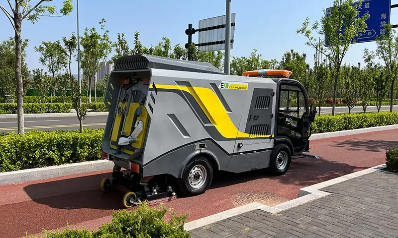 純電動(dòng)深度清潔車，三級(jí)道路路面本色還原！清潔效果好，保持時(shí)間長(zhǎng)！