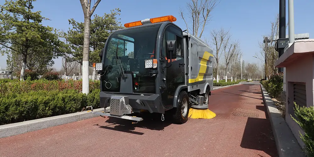 道路洗掃車(chē)_路面污漬清潔“專家”_電動(dòng)洗掃車(chē)_環(huán)衛(wèi)洗掃車(chē)_小型洗掃車(chē)
