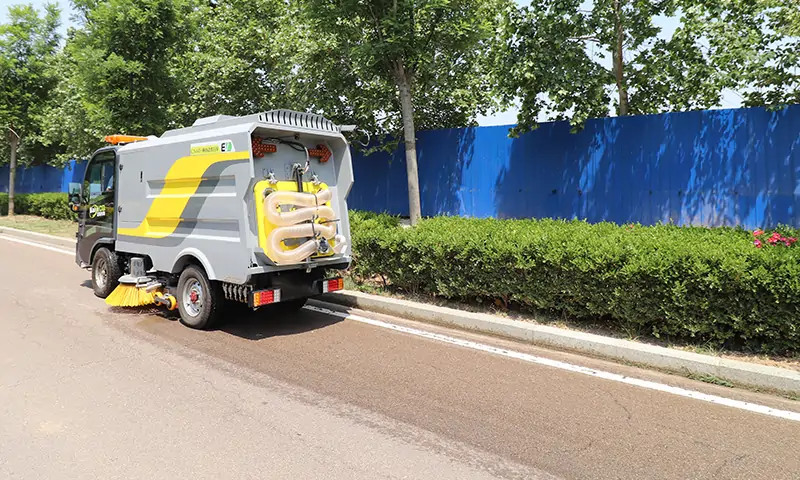 純電動(dòng)洗掃車：引領(lǐng)綠色道路清潔新時(shí)代，顛覆傳統(tǒng)洗掃模式！