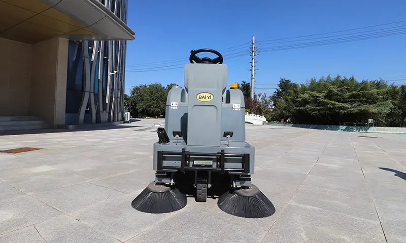 智能清掃新時(shí)代——純電動(dòng)三輪駕駛式清掃車全面提升環(huán)衛(wèi)效率