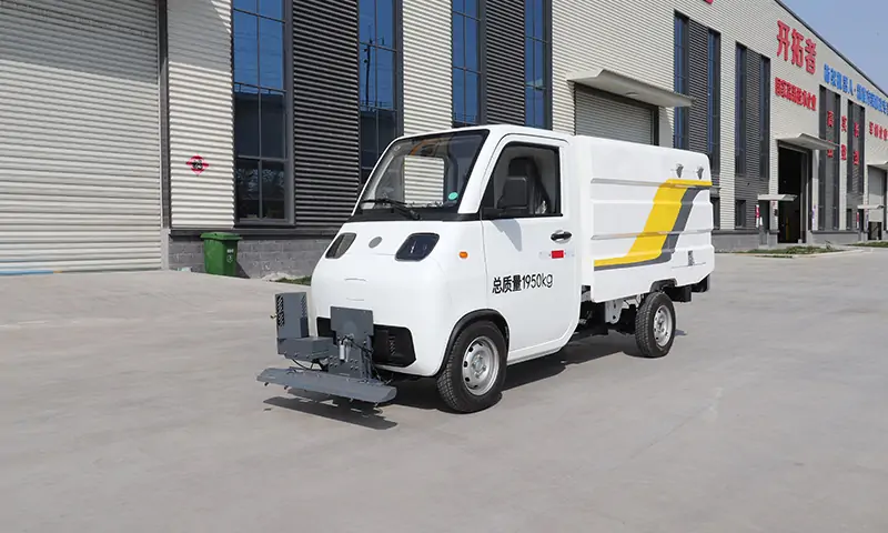 全能清潔新裝備：新能源路面養(yǎng)護(hù)車為城市環(huán)衛(wèi)注入新動能