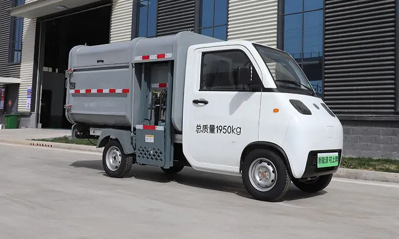 新能源自裝卸垃圾清運(yùn)車：靈活、時尚、實用的新型垃圾清運(yùn)裝備