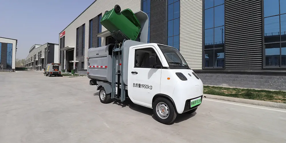 新能源垃圾車，側(cè)裝垃圾車，小型垃圾清運(yùn)車，純電動垃圾車