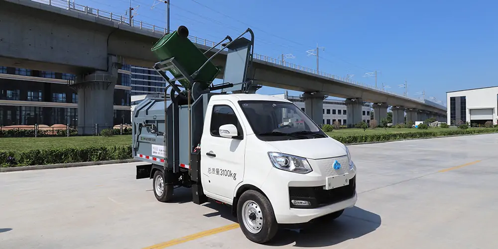 新能源側(cè)裝式垃圾車，新能源垃圾車，小型垃圾車，純電動(dòng)垃圾車